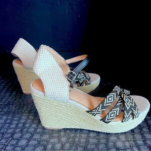 LUCKY BRAND MAHIMA PLATFORM SANDALS Color: Beige- Black Size: 7 New Summer shoe